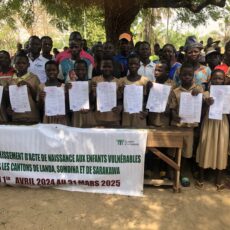Projet Un Enfant, Une Identité : Remise des Actes de Naissance aux Enfants des Cantons de Landa, Sarakawa et de Soumdina.