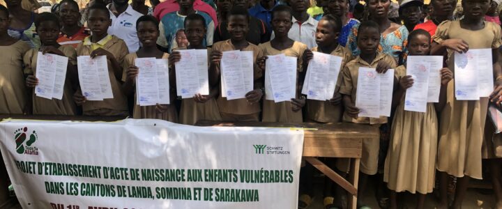 Projet Un Enfant, Une Identité : Remise des Actes de Naissance aux Enfants des Cantons de Landa, Sarakawa et de Soumdina.