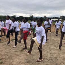Sport et solidarité : les femmes et jeunes filles de Bohou s’engagent pour l’inclusion et le bien-être.